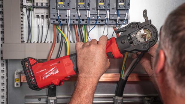 Milwaukee M18 ONEHCCT60-202C